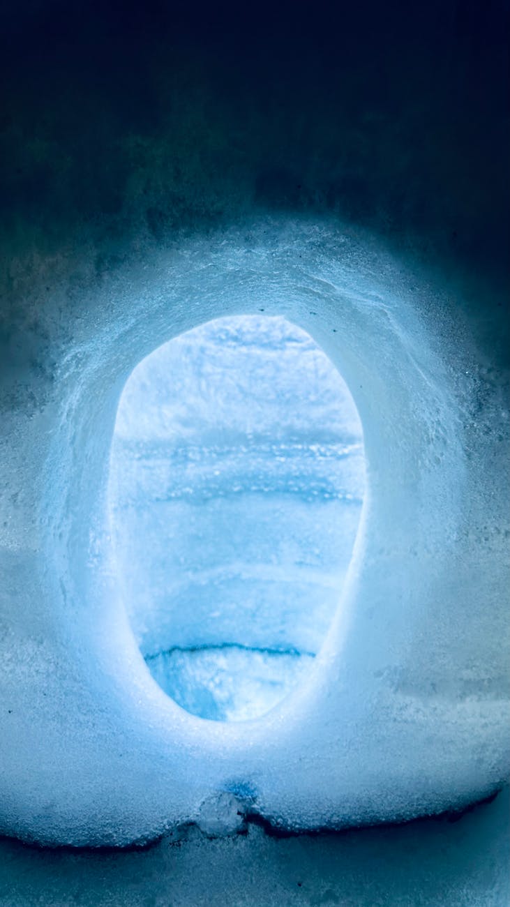 Touchstone – a poem by Jennifer M Phillips – Amethyst Review